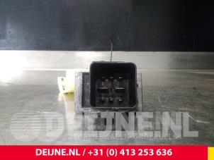Renault Master Vorglührelais O64813 foto 3