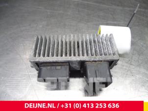 Renault Trafic Vorglührelais O64817 foto 3