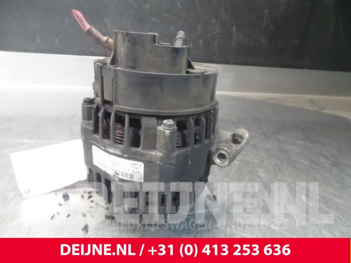 Dynamo van een Fiat Doblo 2013