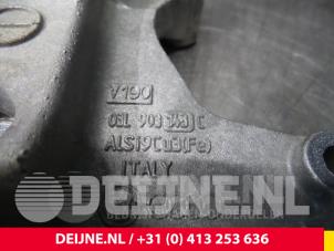 Volkswagen Transporter Dynamostütze oben O65430 foto 3