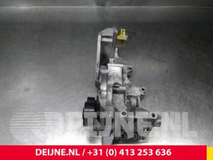 Volkswagen Transporter Dynamosteun boven O65431 foto 3