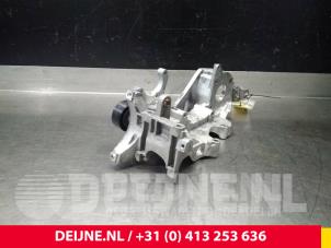 Volkswagen Transporter Dynamosteun boven O65431 foto 2