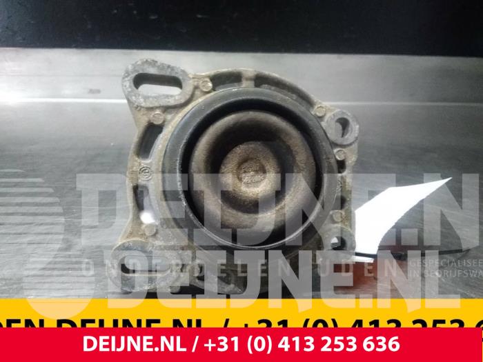 Motorsteun van een Ford Transit 2015