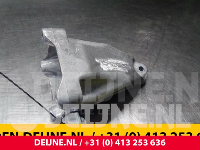 Mercedes C-Klasse Motorlager O66327