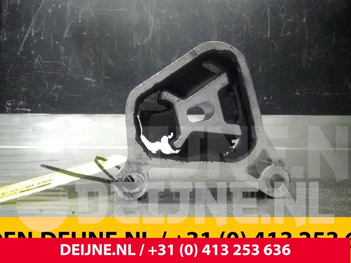 Mercedes Vito Engine mount O66339