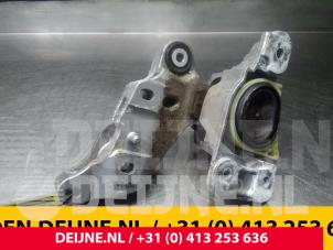 Mercedes Vito Engine mount O66340 photo 2