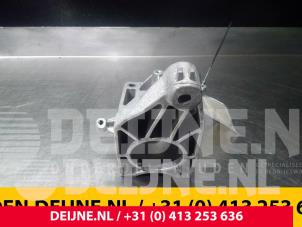 Gebruikte Motorsteun Mercedes Sprinter Prijs € 12,10 Inclusief btw aangeboden door van Deijne Onderdelen Uden B.V.