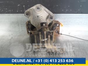 Citroen Berlingo Engine mount O66371 photo 2