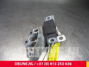 Citroen Jumper Engine mount O66373 photo 2