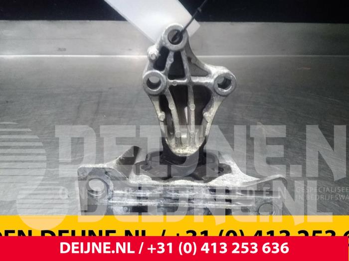 Motorsteun van een Renault Clio III (BR/CR) 1.2 16V 75 Hi-Flex 2009