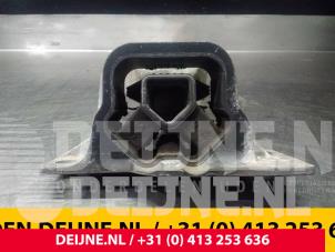 Motorsteun van een Renault Clio III (BR/CR) 1.2 16V 75 Hi-Flex 2009