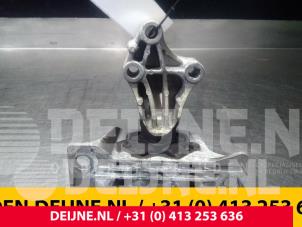 Motorsteun van een Renault Clio III (BR/CR) 1.2 16V 75 Hi-Flex 2009
