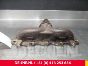 Ford Fiesta Abgaskrümmer O67130 foto 2
