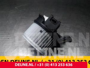 Opel Combo Kachel Ventilatiemotor O67254 foto 3