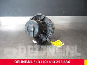 Volkswagen Crafter Heating and ventilation fan motor O67270 photo 2