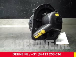 Volkswagen Transporter Heating and ventilation fan motor O67286 photo 2
