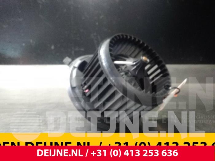 Volkswagen Transporter Kachel Ventilatiemotor O67309