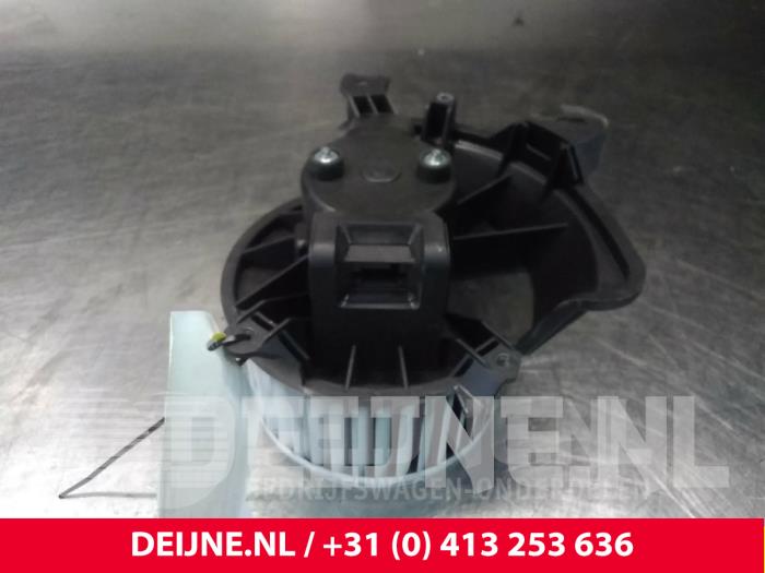 Fiat Fiorino Heating and ventilation fan motor O67332