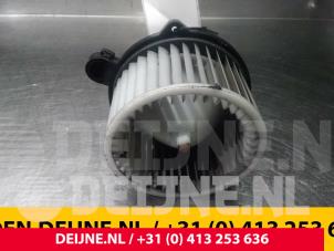 Gebruikte Kachel Ventilatiemotor Hyundai H300 Prijs € 36,30 Inclusief btw aangeboden door van Deijne Onderdelen Uden B.V.