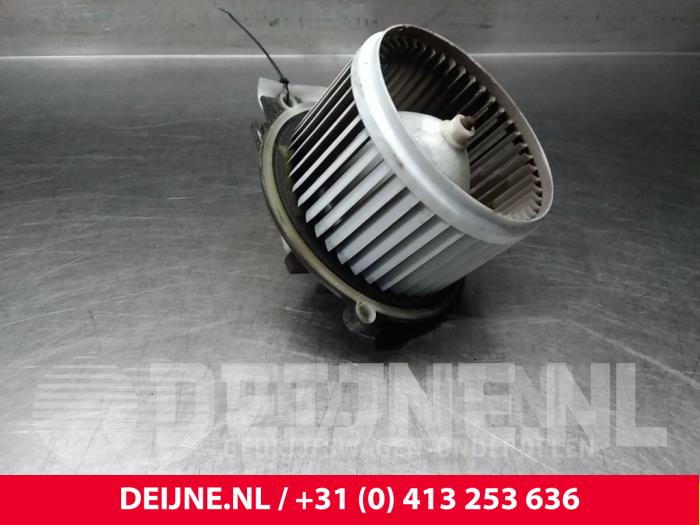 Iveco New Daily Heating and ventilation fan motor O67361