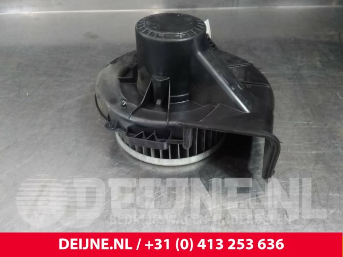 Skoda Fabia Kachel Ventilatiemotor O67368