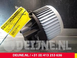Citroen Nemo Kachel Ventilatiemotor O67389 foto 2