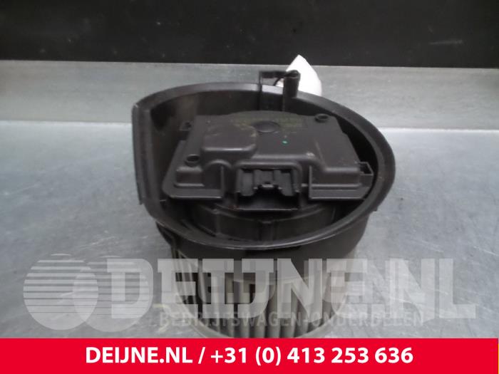 Peugeot 407 Heating and ventilation fan motor O67410