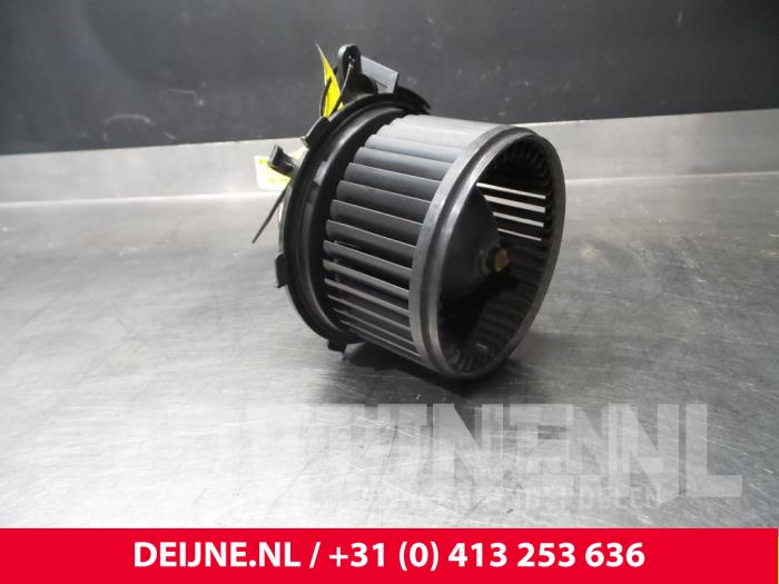 Peugeot Boxer Kachel Ventilatiemotor O67417