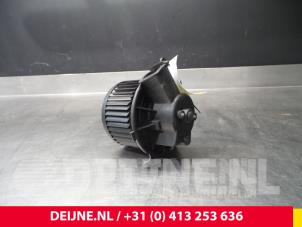 Peugeot Boxer Heating and ventilation fan motor O67417 photo 2