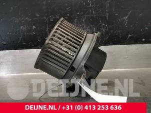 Renault Master Kachel Ventilatiemotor O67424 foto 2