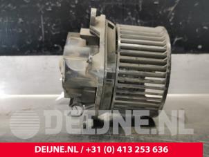 Renault Master Kachel Ventilatiemotor O67424 foto 4