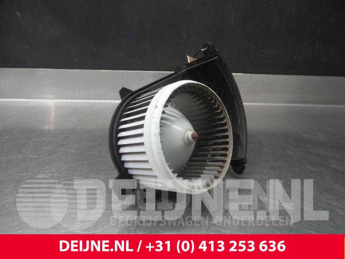 Renault Kangoo Kachel Ventilatiemotor O67433