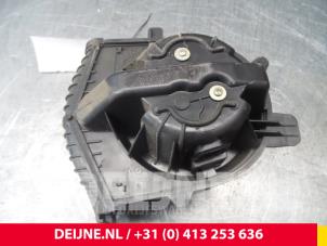 Renault Grand Scenic Kachel Ventilatiemotor O67434 foto 2