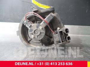 Renault Clio Kachel Ventilatiemotor O67436 foto 2