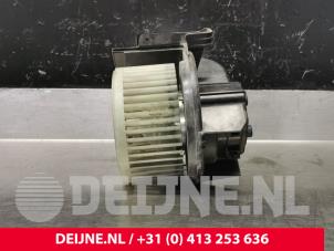 Renault Kangoo Heating and ventilation fan motor O67438 photo 4