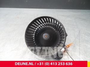 Renault Clio Kachel Ventilatiemotor O67443 foto 3