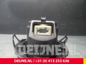 Renault Clio Kachel Ventilatiemotor O67443 foto 2