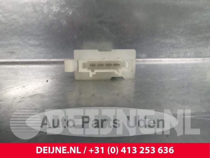 Opel Tigra Heater resistor O67528