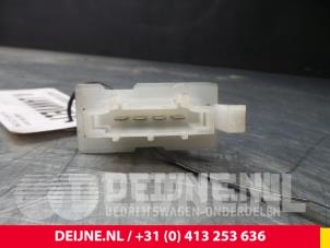Opel Tigra Heater resistor O67528 photo 4