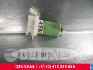 Opel Tigra Heater resistor O67528 photo 2