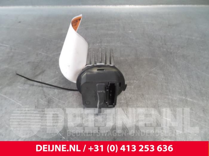 Volkswagen Crafter Heater resistor O67532