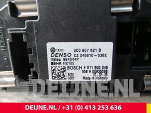 Volkswagen Passat Heater resistor O67568 photo 3