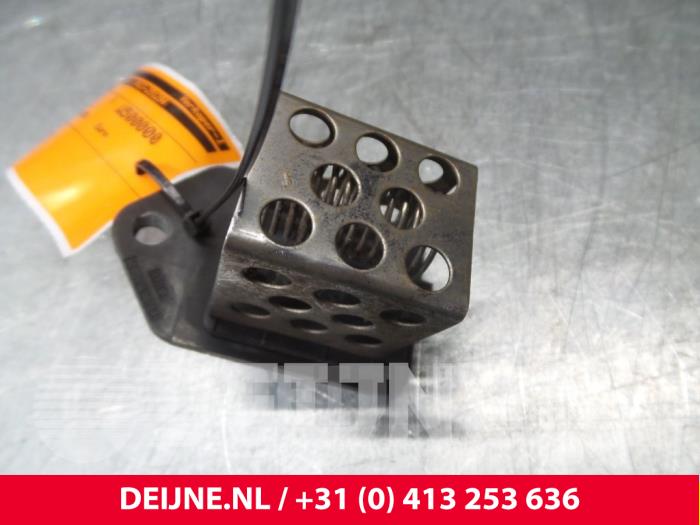 Peugeot 307 Heater resistor O67631
