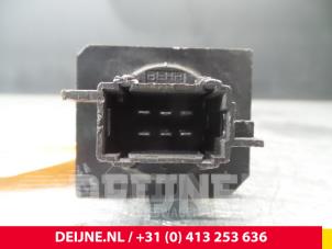 Peugeot 206 Heater resistor O67632 photo 2