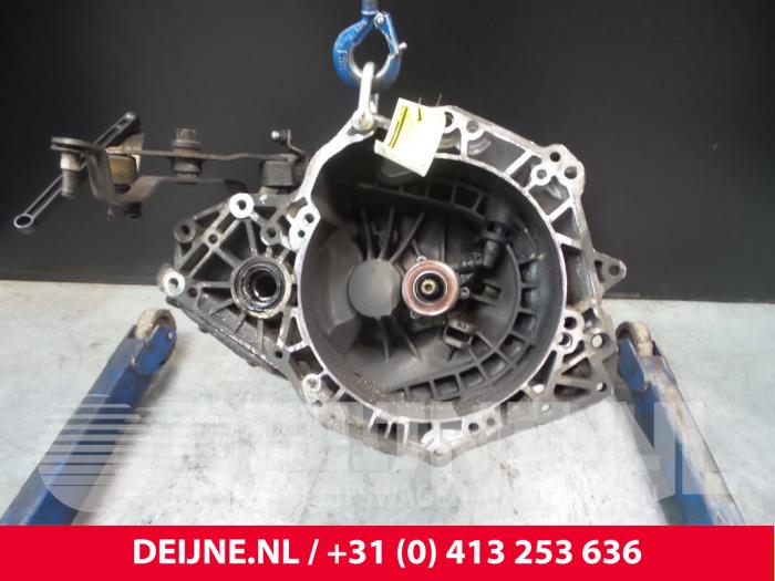Opel Combo Versnellingsbak O68530