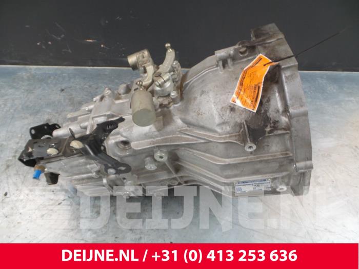 Opel Movano Gearbox O68547