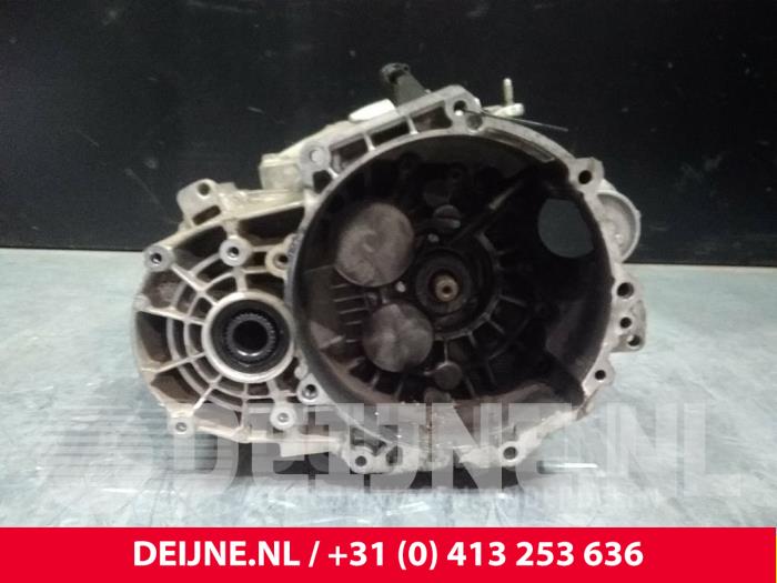 Volkswagen Caddy Gearbox O68628