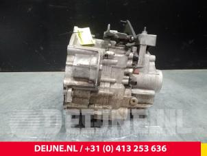 Volkswagen Caddy Getriebe O68628 foto 4