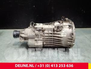 Hyundai H300 Gearbox O68800 photo 2