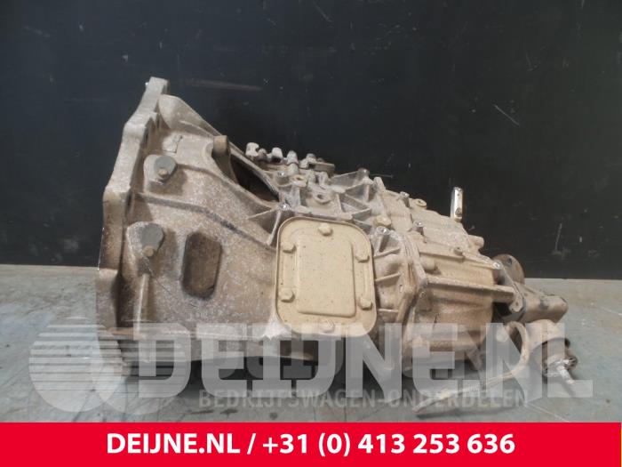 Gebruikte Automaatbak Iveco New Daily Prijs € 968,00 Inclusief btw aangeboden door van Deijne Onderdelen Uden B.V.